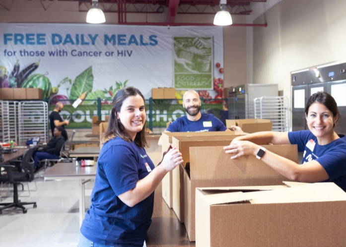 Enterprise Mobility team members volunteering at food bank